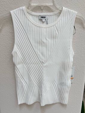 NWT DKNY CREW NECK SLEEVELESS SWEATER TANK